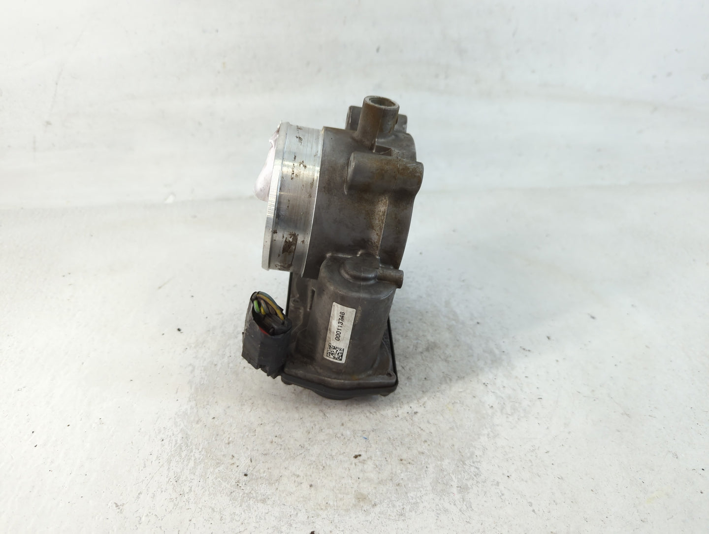 2011-2014 Ford F-150 Throttle Body P/N:000113748 Fits Fits 2011 2012 2013 2014 OEM Used Auto Parts - Oemusedautoparts1.com