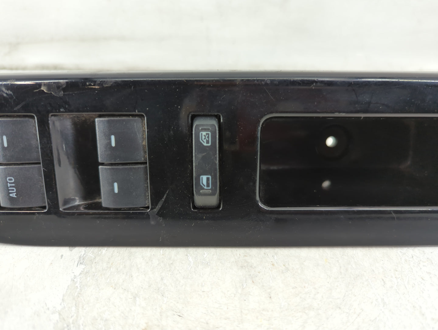2008-2010 Ford F-250 Master Power Window Switch Replacement Driver Side Left P/N:8L8T-14540-ACW Fits OEM Used Auto Parts - O
