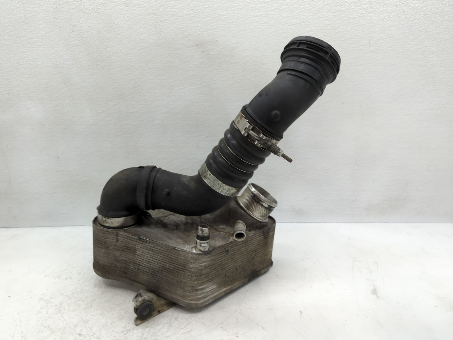 2012 Ford F-350 Super Duty Intercooler Pipe Tube Duct - Oemusedautoparts1.com