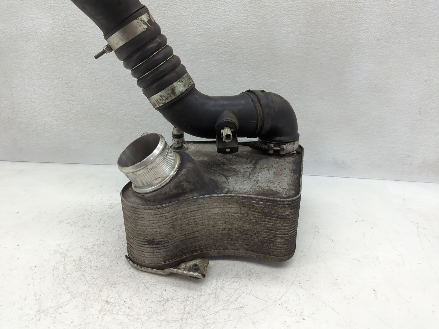 2012 Ford F-350 Super Duty Intercooler Pipe Tube Duct - Oemusedautoparts1.com
