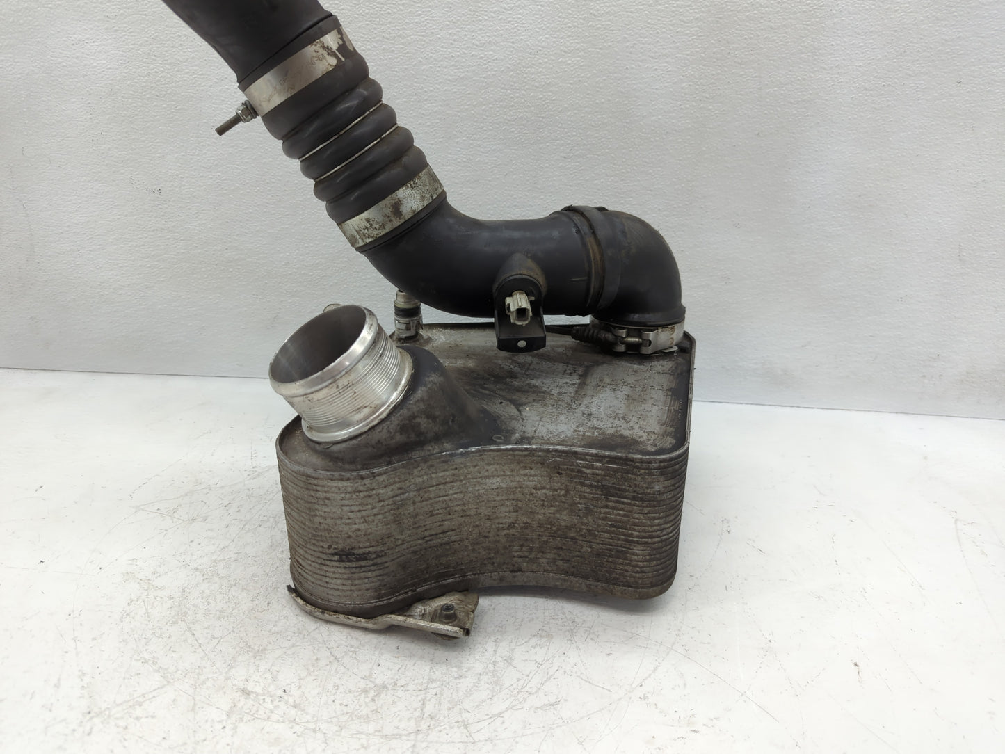 2012 Ford F-350 Super Duty Intercooler Pipe Tube Duct - Oemusedautoparts1.com