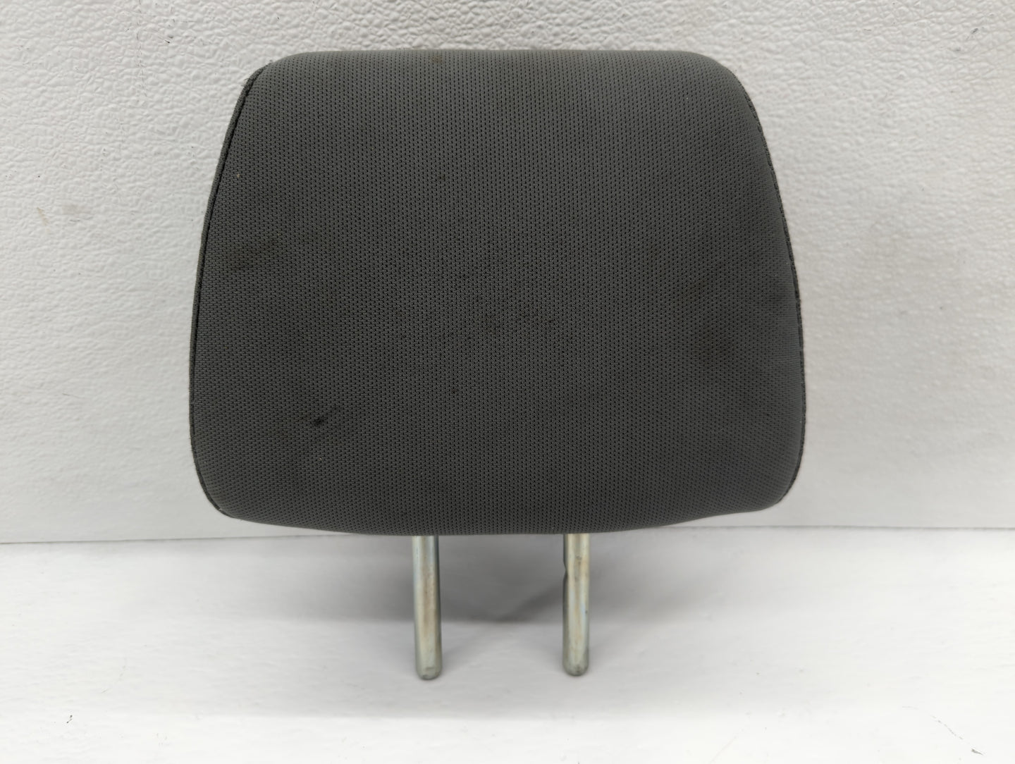2012 Ford F-350 Super Duty Headrest Head Rest Rear Center Seat Fits OEM Used Auto Parts - Oemusedautoparts1.com