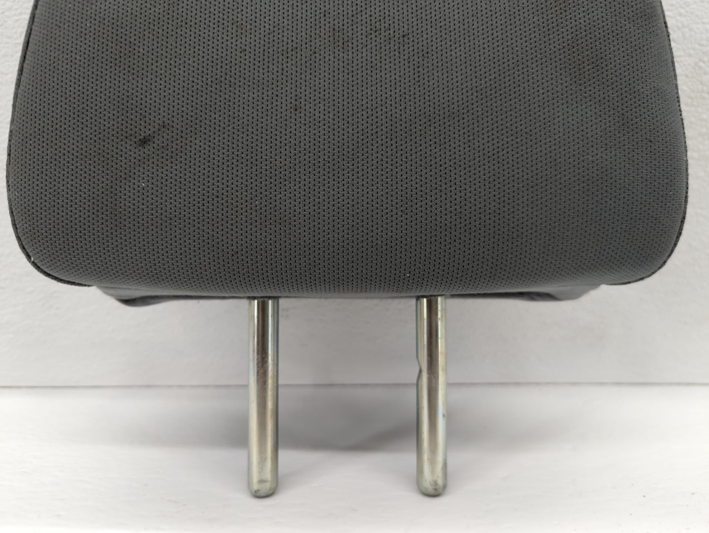 2012 Ford F-350 Super Duty Headrest Head Rest Rear Center Seat Fits OEM Used Auto Parts - Oemusedautoparts1.com