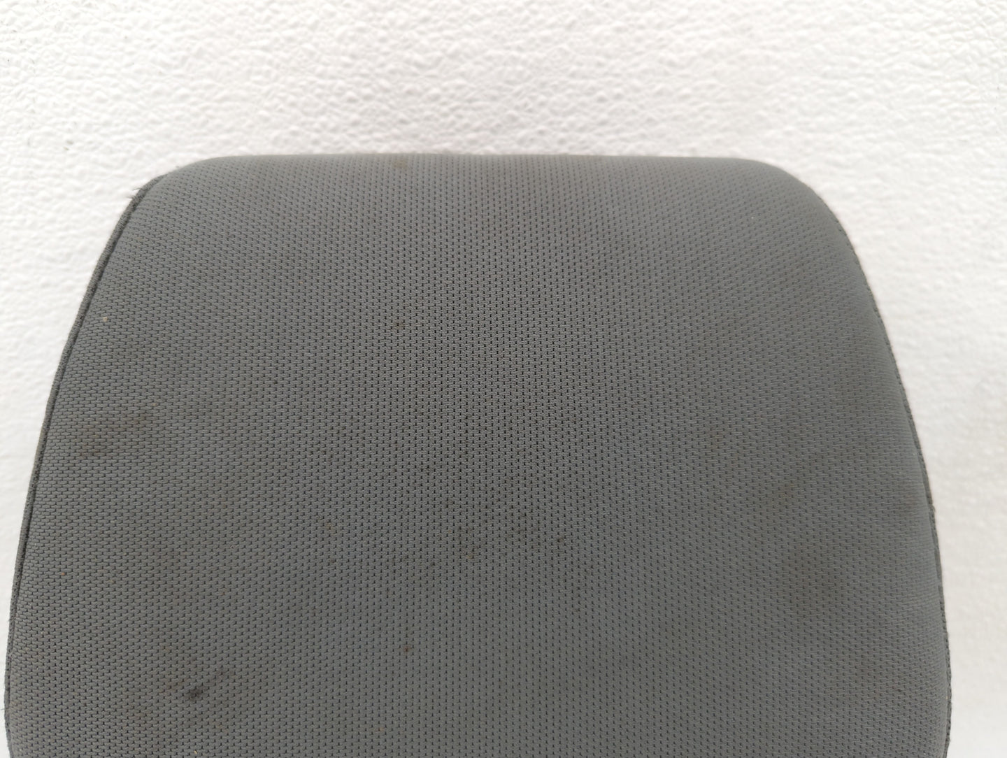 2012 Ford F-350 Super Duty Headrest Head Rest Rear Center Seat Fits OEM Used Auto Parts - Oemusedautoparts1.com