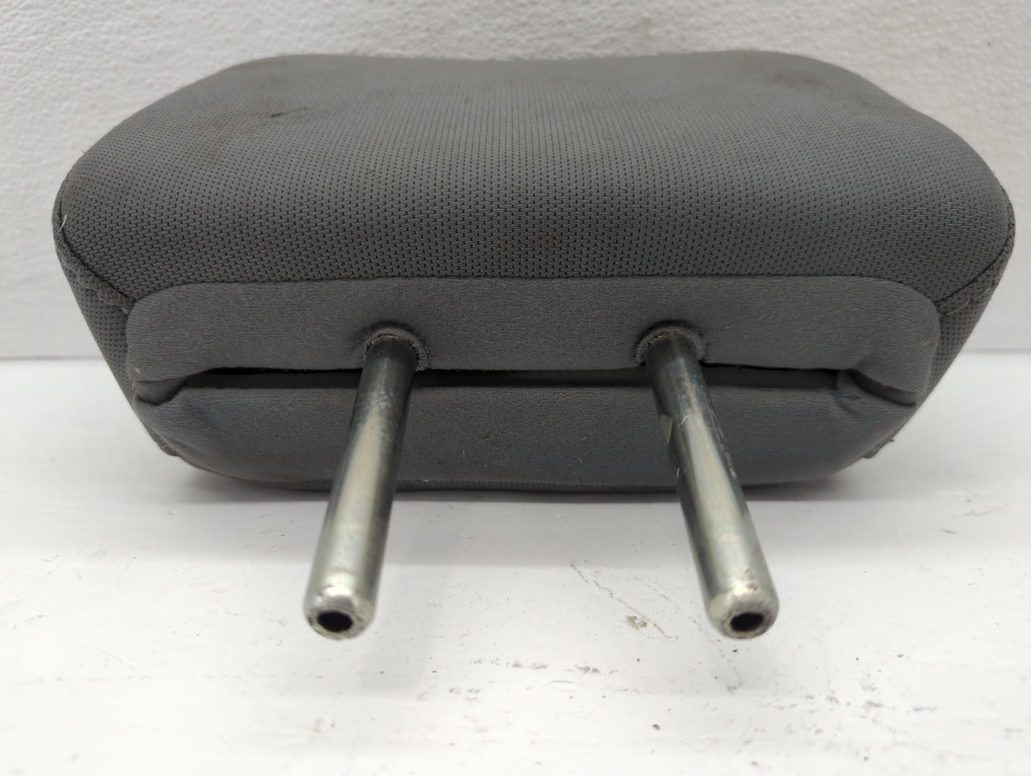 2012 Ford F-350 Super Duty Headrest Head Rest Rear Center Seat Fits OEM Used Auto Parts - Oemusedautoparts1.com