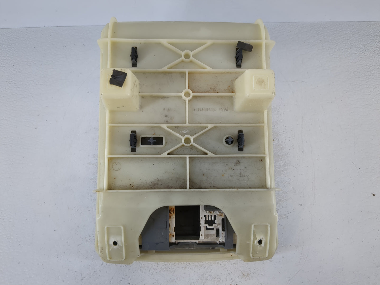 2012 Ford F-350 Super Duty Rear Cargo Cover Storage Retractable Shade - Oemusedautoparts1.com