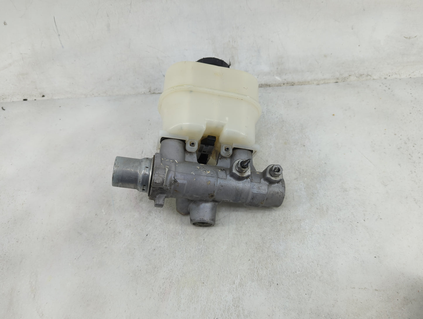 Ford F150 Brake Master Cylinder - Oemusedautoparts1.com
