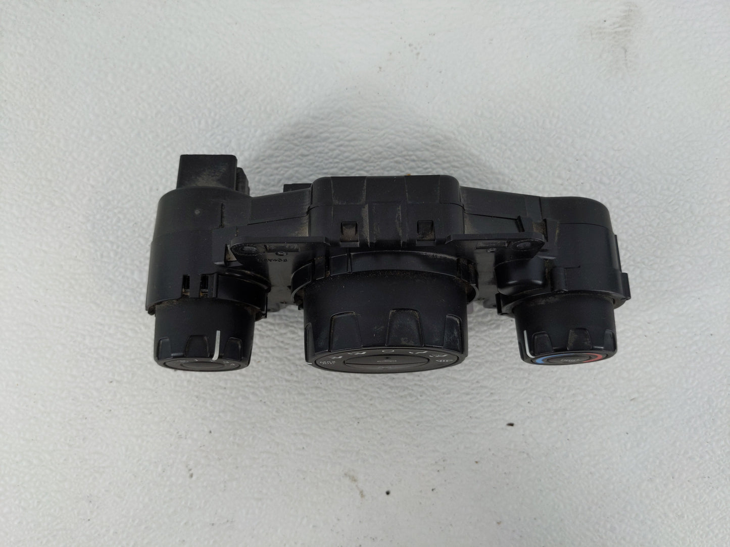 2012 Ford Fiesta Climate Control Module Temperature AC/Heater Replacement P/N:AE83 19980 AF Fits OEM Used Auto Parts - Oemus