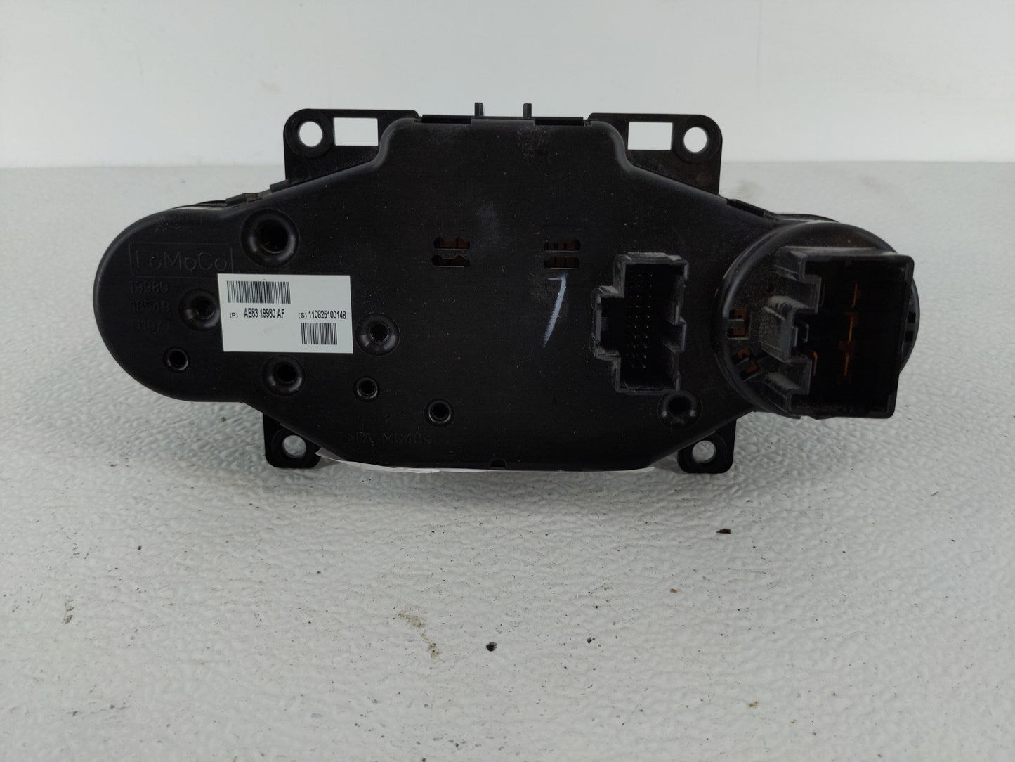 2012 Ford Fiesta Climate Control Module Temperature AC/Heater Replacement P/N:AE83 19980 AF Fits OEM Used Auto Parts - Oemus