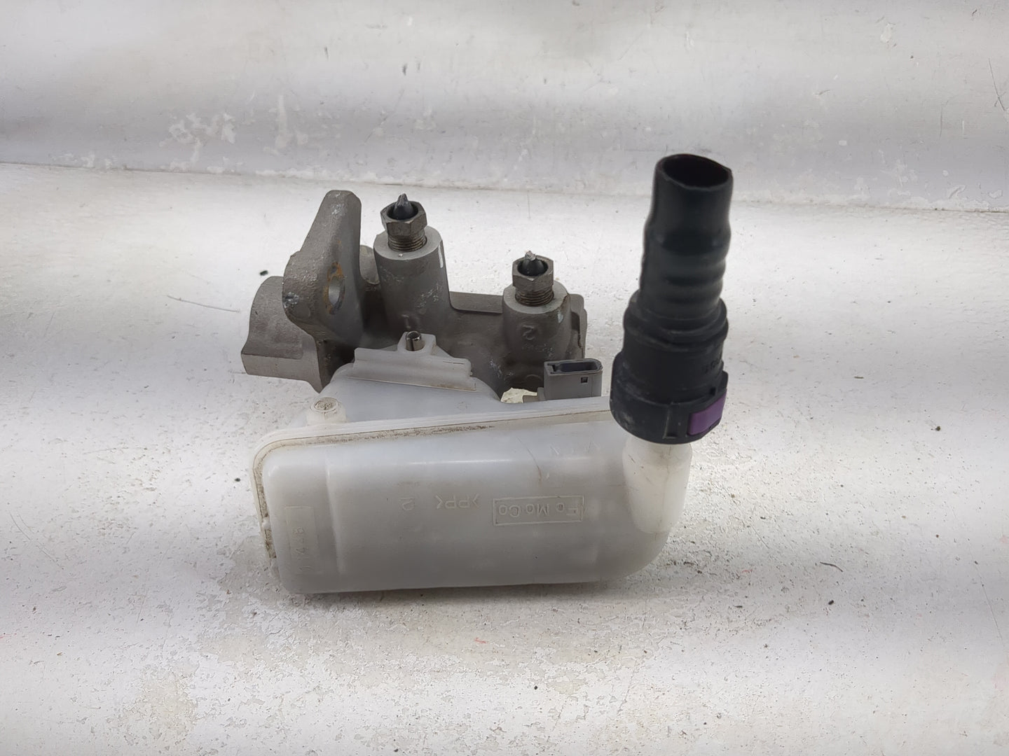 2011-2019 Ford Fiesta Brake Master Cylinder 1261826 - Oemusedautoparts1.com