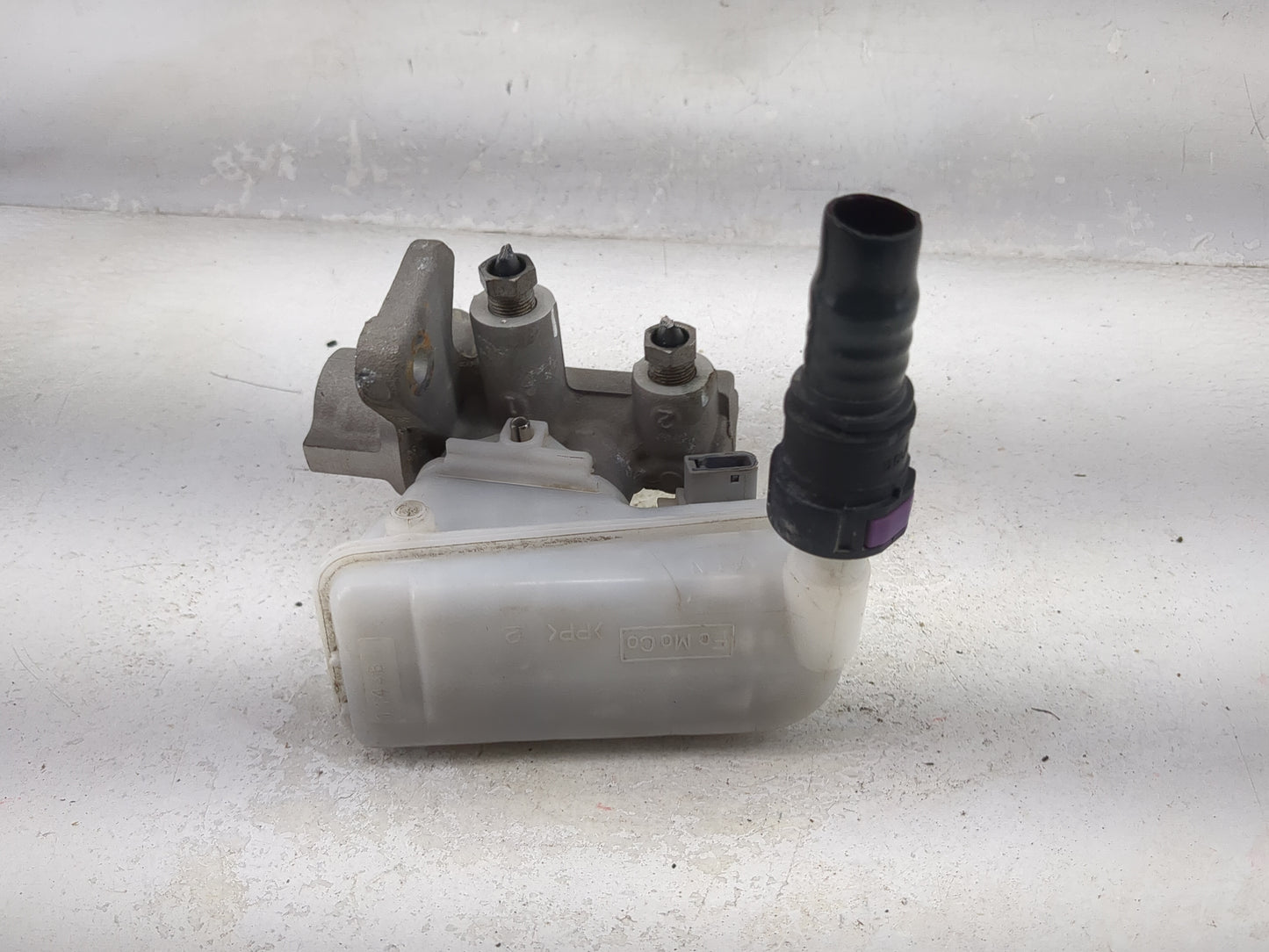 2011-2019 Ford Fiesta Brake Master Cylinder 1261826 - Oemusedautoparts1.com