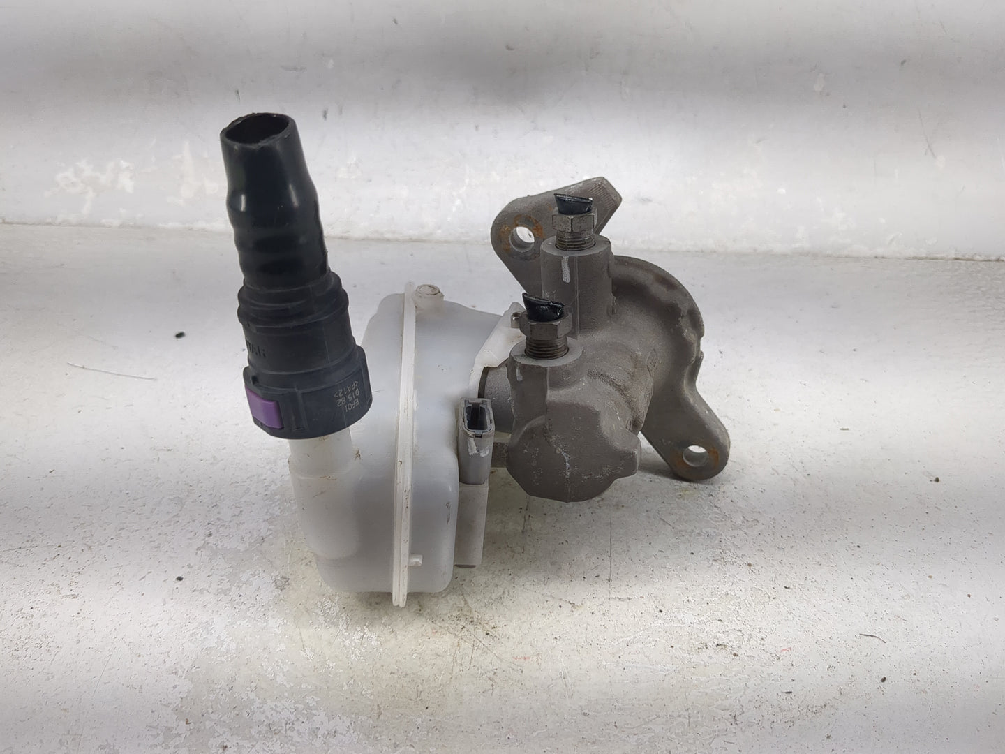 2011-2019 Ford Fiesta Brake Master Cylinder 1261826 - Oemusedautoparts1.com