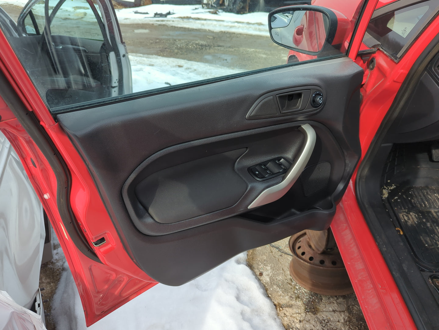 2012-2013 Ford Fiesta Driver Front Seat Oem - Oemusedautoparts1.com