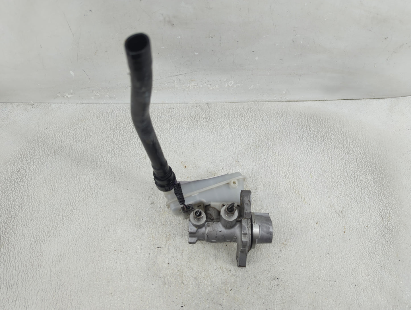 2011-2019 Ford Fiesta Brake Master Cylinder - Oemusedautoparts1.com