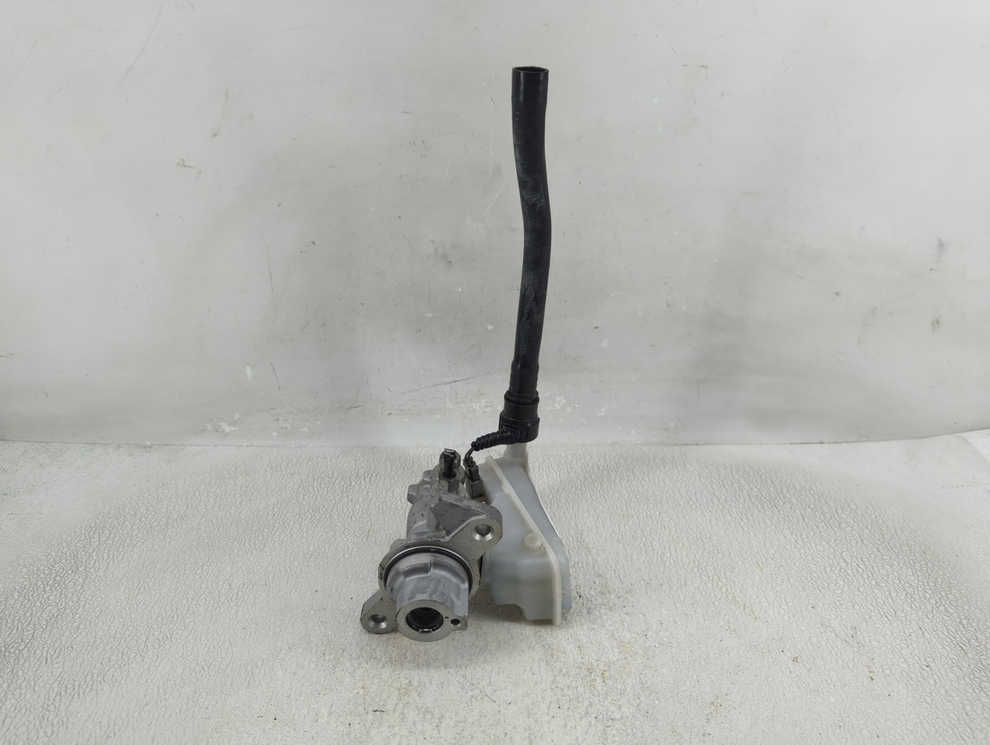 2011-2019 Ford Fiesta Brake Master Cylinder - Oemusedautoparts1.com