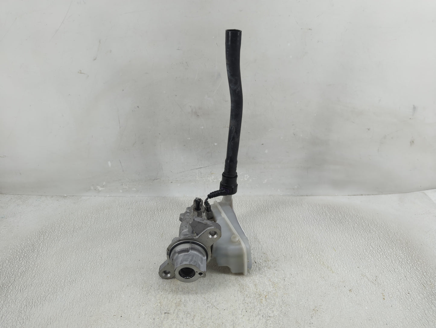 2011-2019 Ford Fiesta Brake Master Cylinder - Oemusedautoparts1.com