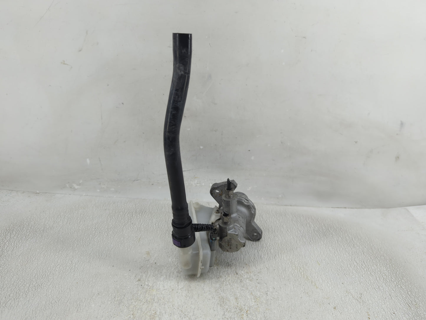 2011-2019 Ford Fiesta Brake Master Cylinder - Oemusedautoparts1.com