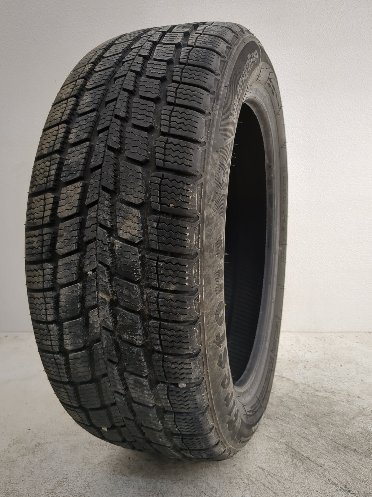 Used Tire 195/50R16 FIRESTONE WEATHERGRIP 84V - Tread Depth 8/32 - Oemusedautoparts1.com