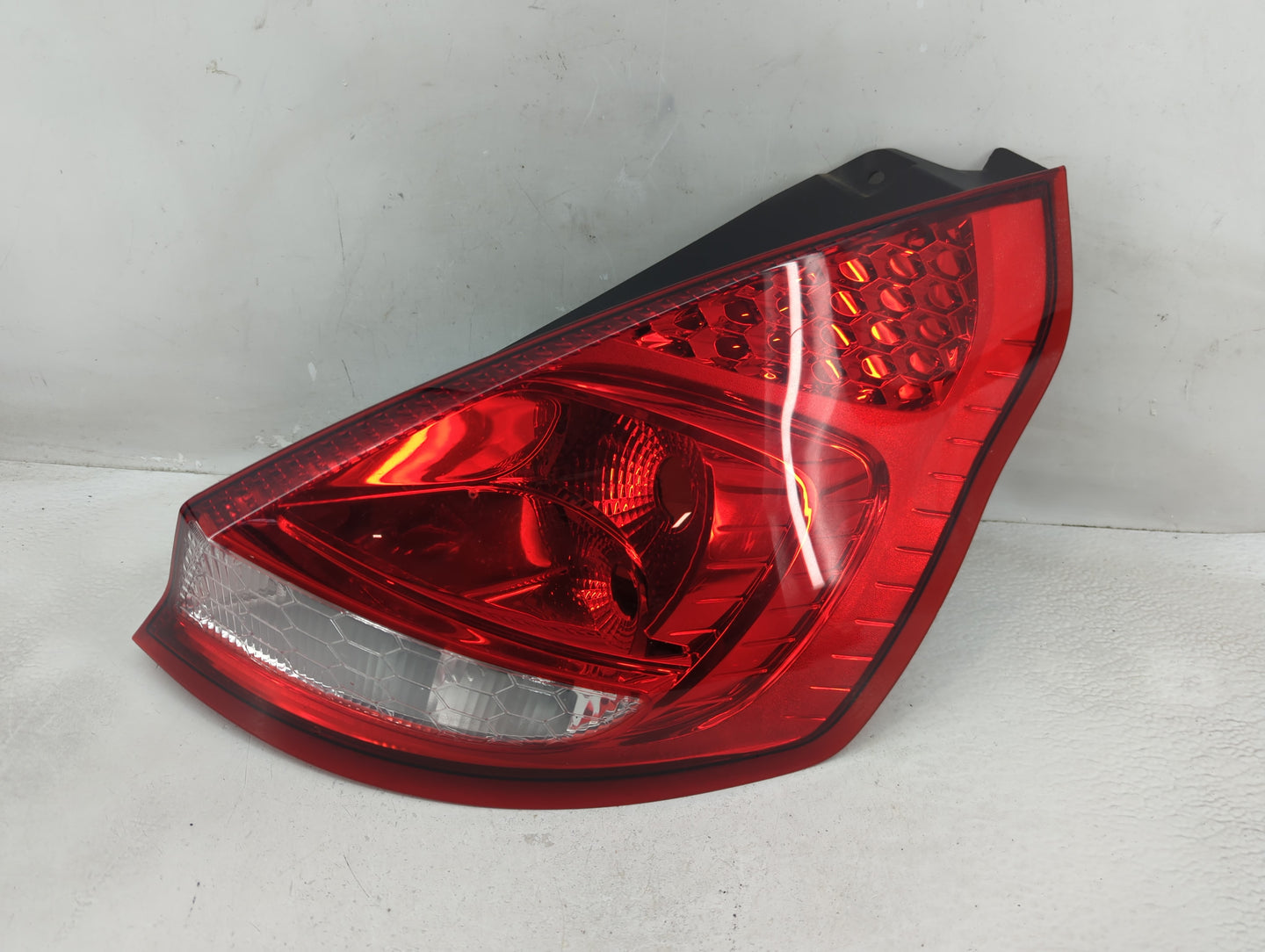 2011-2013 Ford Fiesta Tail Light Assembly Passenger Right OEM P/N:AE83-13B504-BG AE83-13B504-B Fits Fits 2011 2012 2013 OEM 