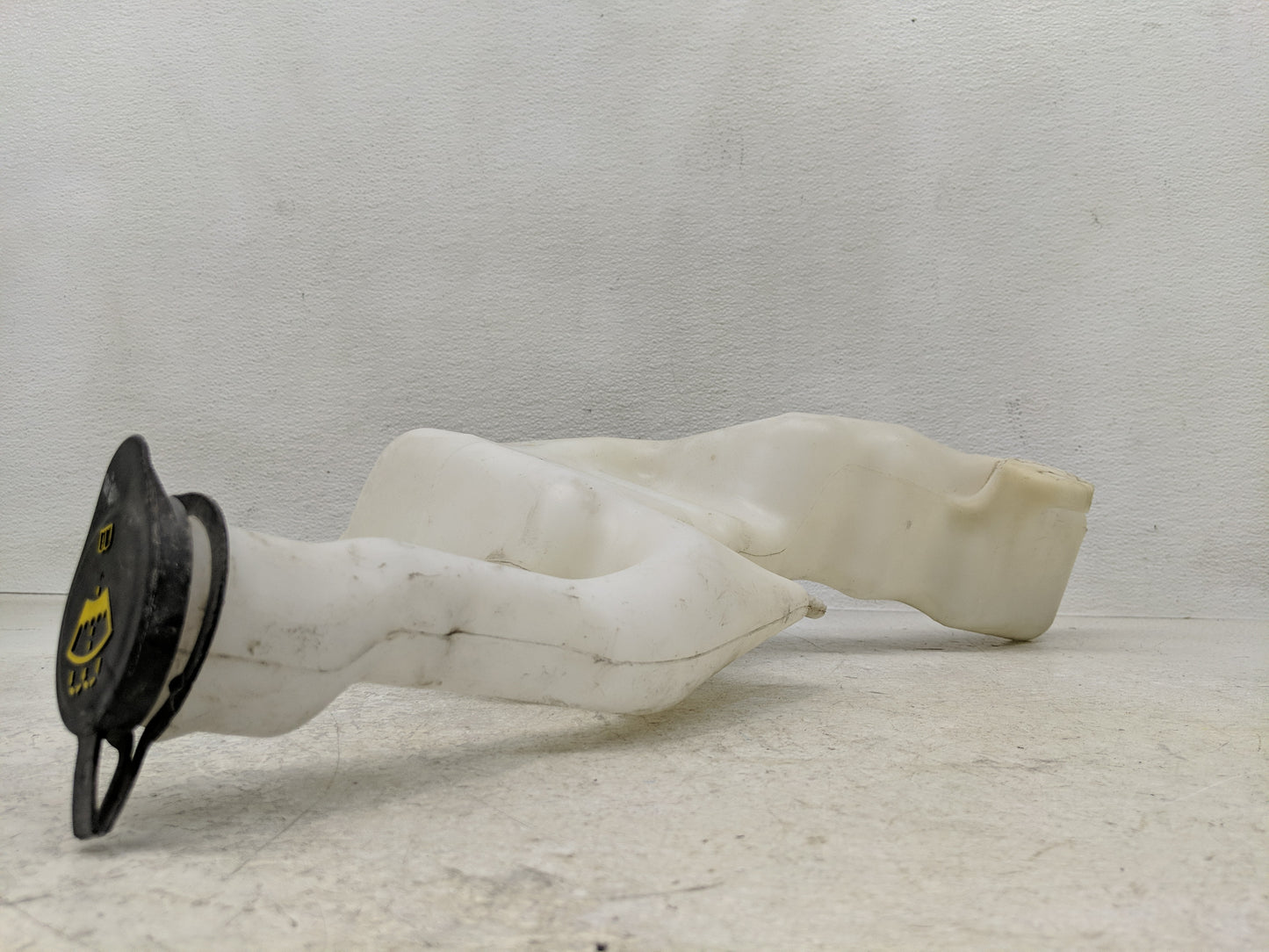 2011-2019 Ford Fiesta Windshield Washer Fluid Reservoir Bottle Oem - Oemusedautoparts1.com