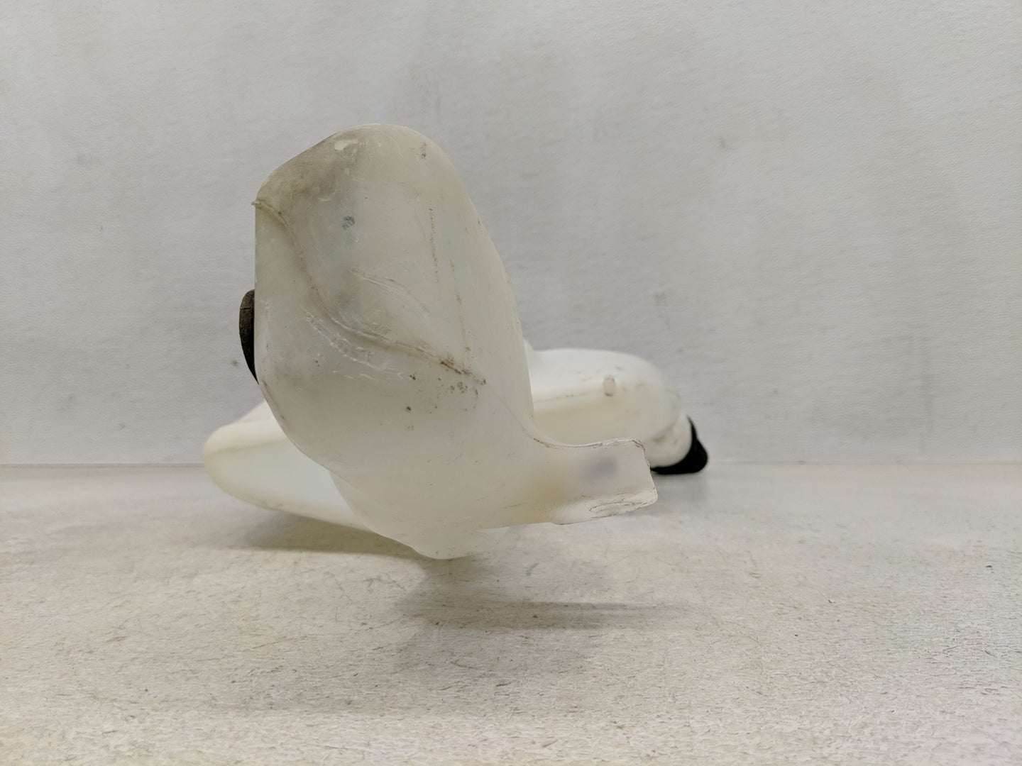 2011-2019 Ford Fiesta Windshield Washer Fluid Reservoir Bottle Oem - Oemusedautoparts1.com