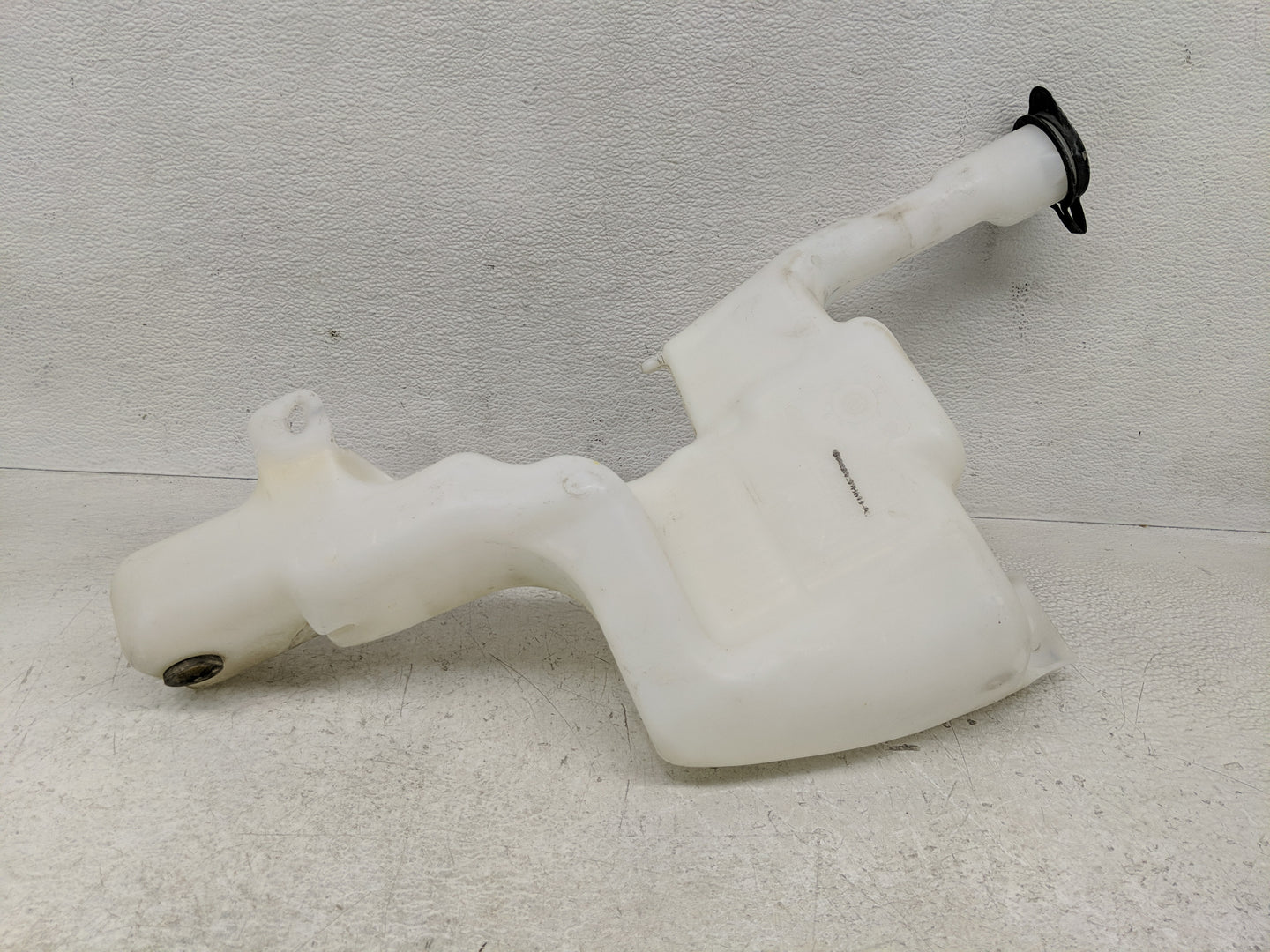 2011-2019 Ford Fiesta Windshield Washer Fluid Reservoir Bottle Oem - Oemusedautoparts1.com