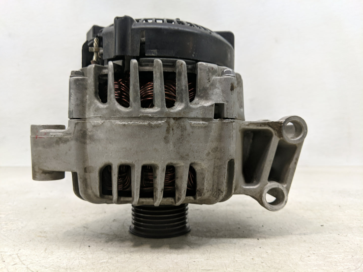 2011-2019 Ford Fiesta Alternator Replacement Generator Charging Assembly Engine OEM P/N:AEST-10300-AA 2608513 C Fits OEM Use
