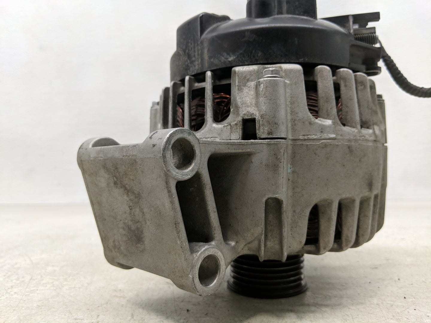 2011-2019 Ford Fiesta Alternator Replacement Generator Charging Assembly Engine OEM P/N:AEST-10300-AA 2608513 C Fits OEM Use
