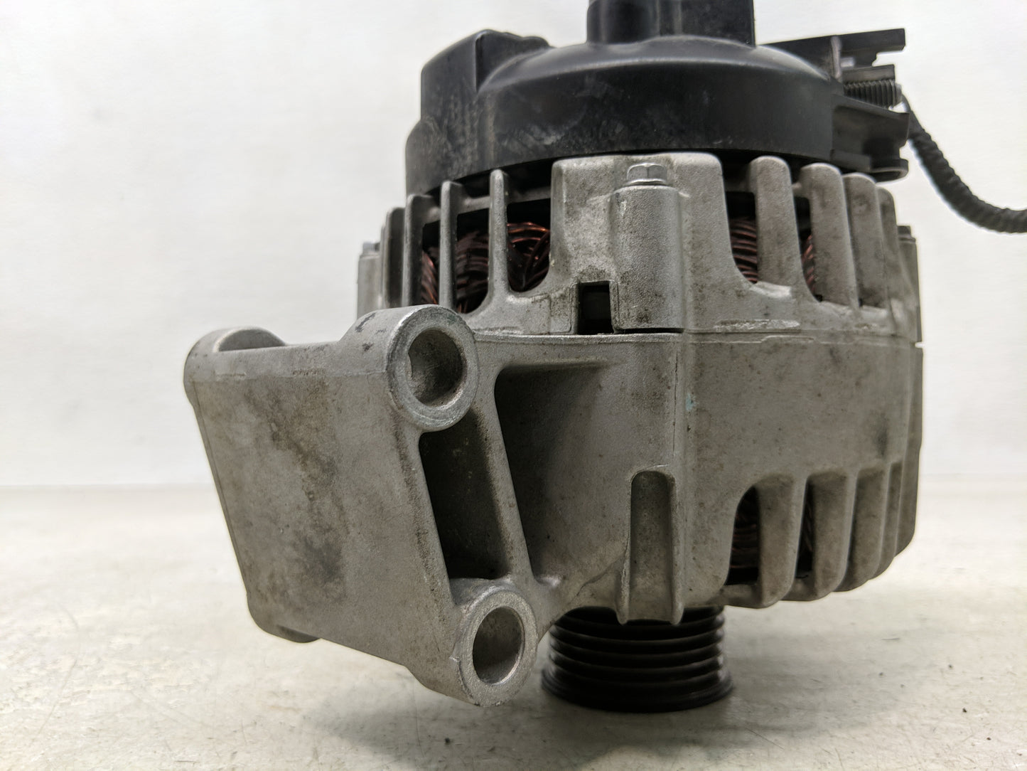 2011-2019 Ford Fiesta Alternator Replacement Generator Charging Assembly Engine OEM P/N:AEST-10300-AA 2608513 C Fits OEM Use