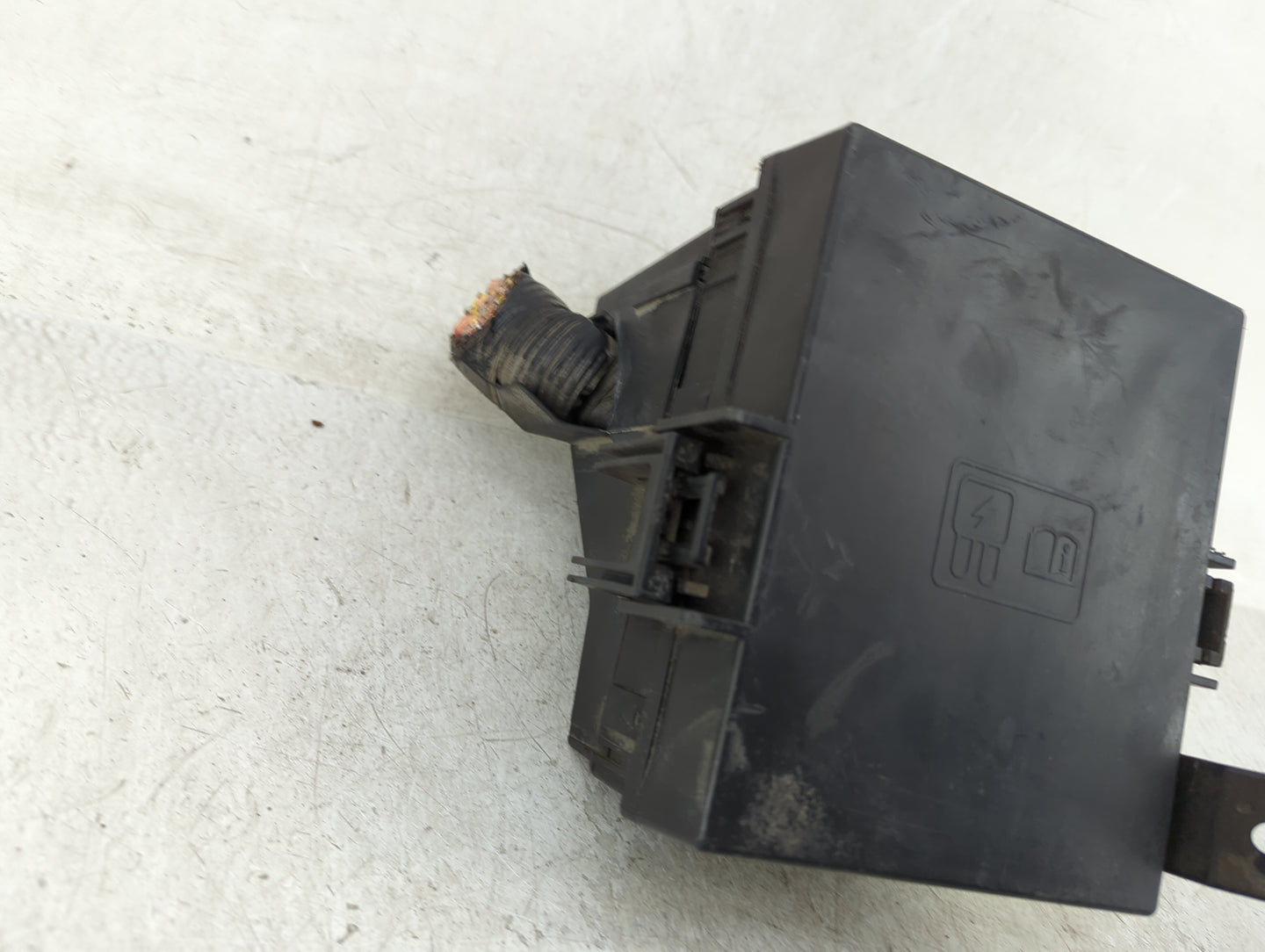 2011-2013 Ford Fiesta Fusebox Fuse Box Panel Relay Module Fits Fits 2011 2012 2013 OEM Used Auto Parts - Oemusedautoparts1.c