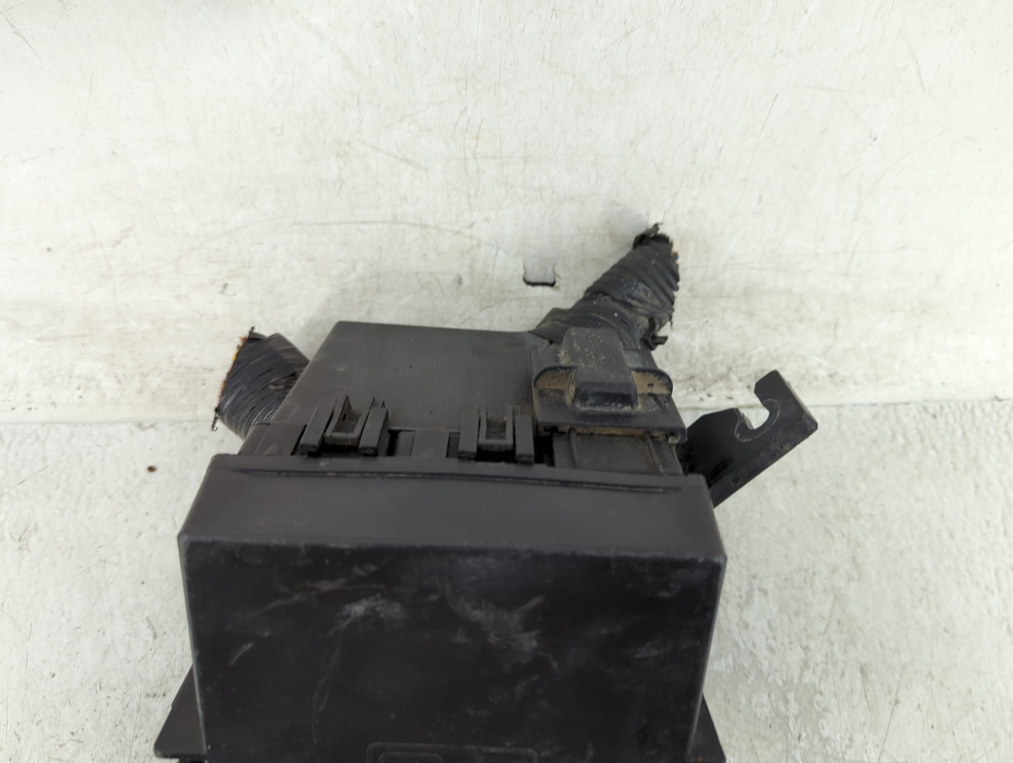 2011-2013 Ford Fiesta Fusebox Fuse Box Panel Relay Module Fits Fits 2011 2012 2013 OEM Used Auto Parts - Oemusedautoparts1.c