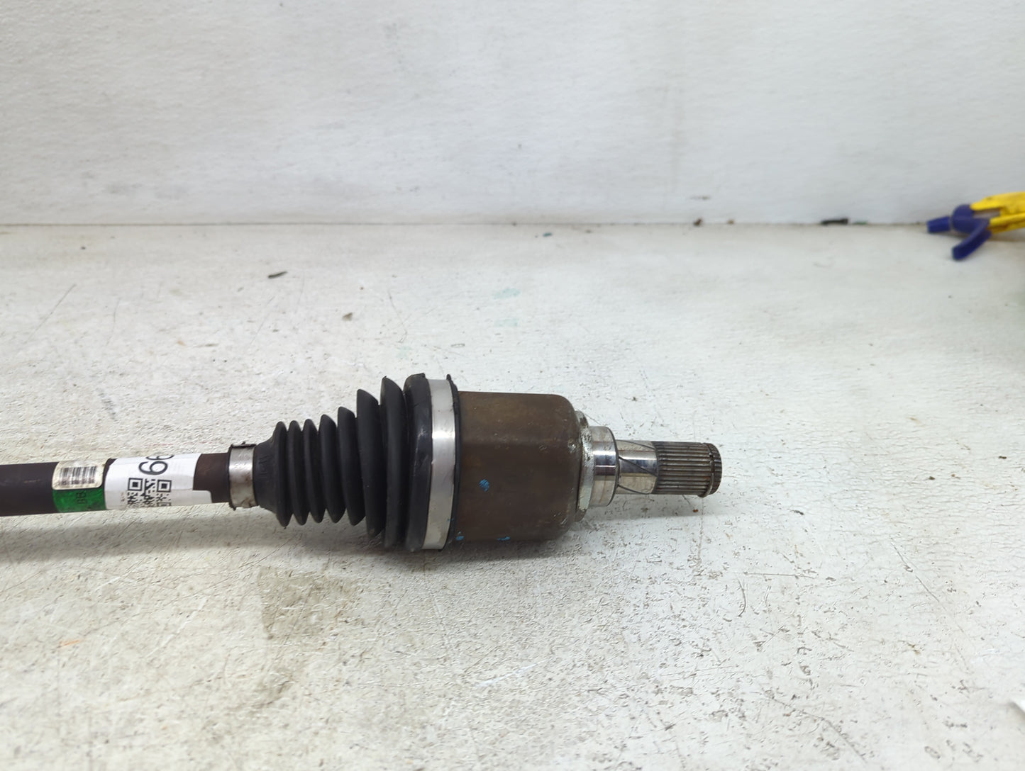 2011-2015 Ford Fiesta Axle Shaft Front Driver Cv C/v - Oemusedautoparts1.com
