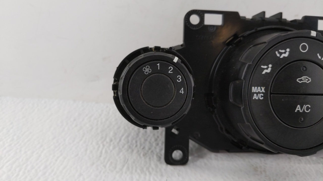 2011-2013 Ford Fiesta Climate Control Module Temperature AC/Heater Replacement P/N:AE83-19980-AE AE83-19980-AF Fits OEM Used