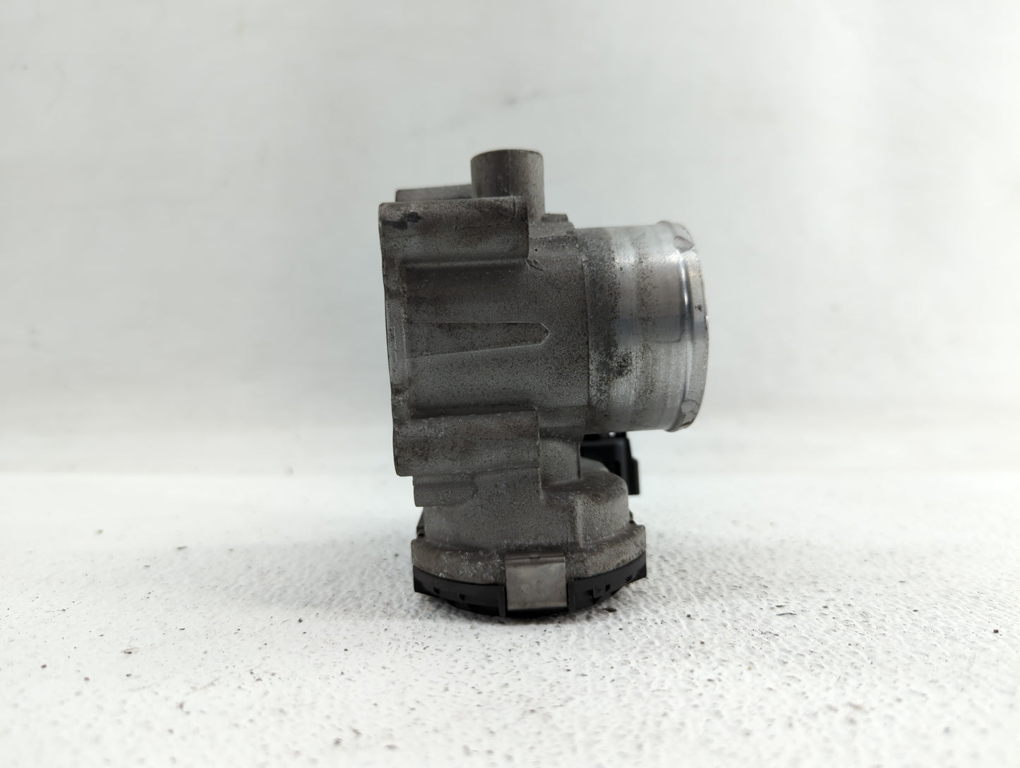2011-2014 Ford Fiesta Throttle Body P/N:7S7G-9F991-BA 7S7G-9F991-B7A Fits Fits 2011 2012 2013 2014 OEM Used Auto Parts - Oem