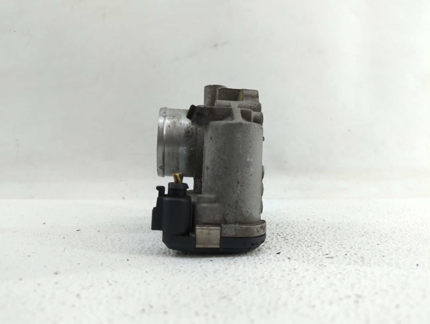 2011-2014 Ford Fiesta Throttle Body P/N:7S7G-9F991-BA 7S7G-9F991-B7A Fits Fits 2011 2012 2013 2014 OEM Used Auto Parts - Oem