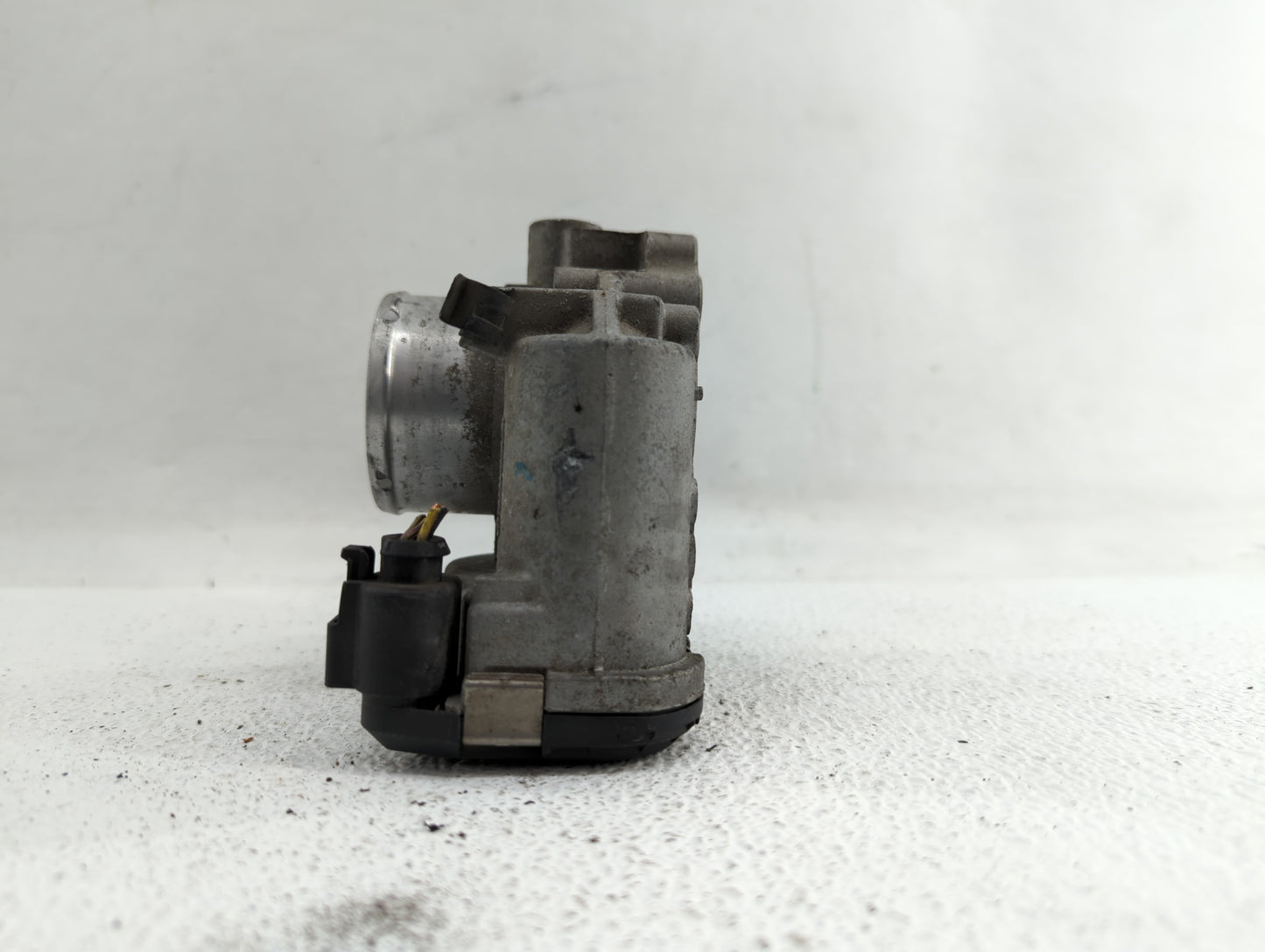 2011-2014 Ford Fiesta Throttle Body P/N:7S7G-9F991-BA 7S7G-9F991-B7A Fits Fits 2011 2012 2013 2014 OEM Used Auto Parts - Oem
