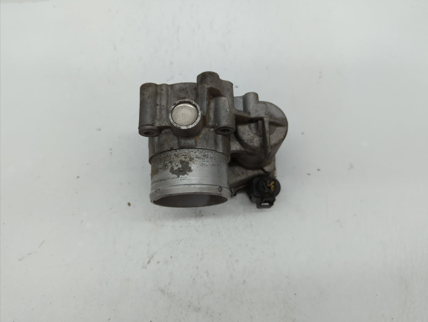 2011-2014 Ford Fiesta Throttle Body P/N:7S7G-9F991-BA 7S7G-9F991-B7A Fits Fits 2011 2012 2013 2014 OEM Used Auto Parts - Oem
