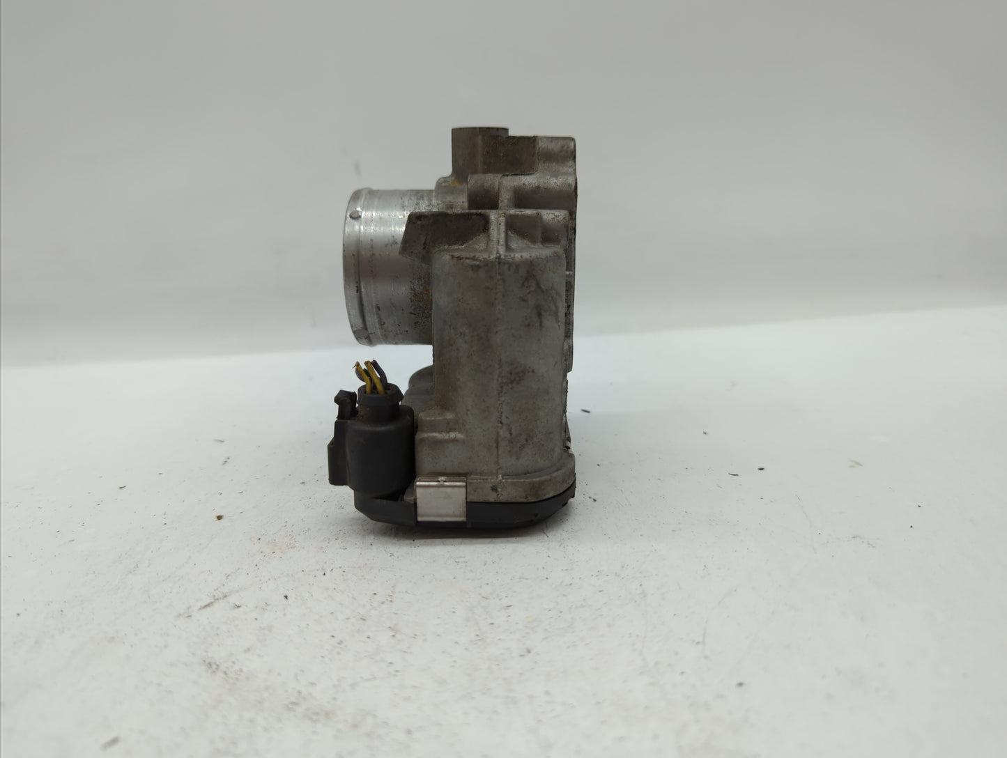 2011-2014 Ford Fiesta Throttle Body P/N:7S7G-9F991-BA 7S7G-9F991-B7A Fits Fits 2011 2012 2013 2014 OEM Used Auto Parts - Oem