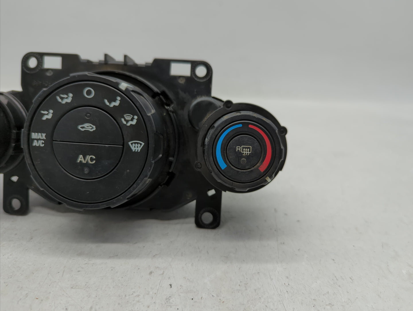 2011-2013 Ford Fiesta Climate Control Module Temperature AC/Heater Replacement P/N:AE83-19980-AE AE83-19980-AF Fits OEM Used