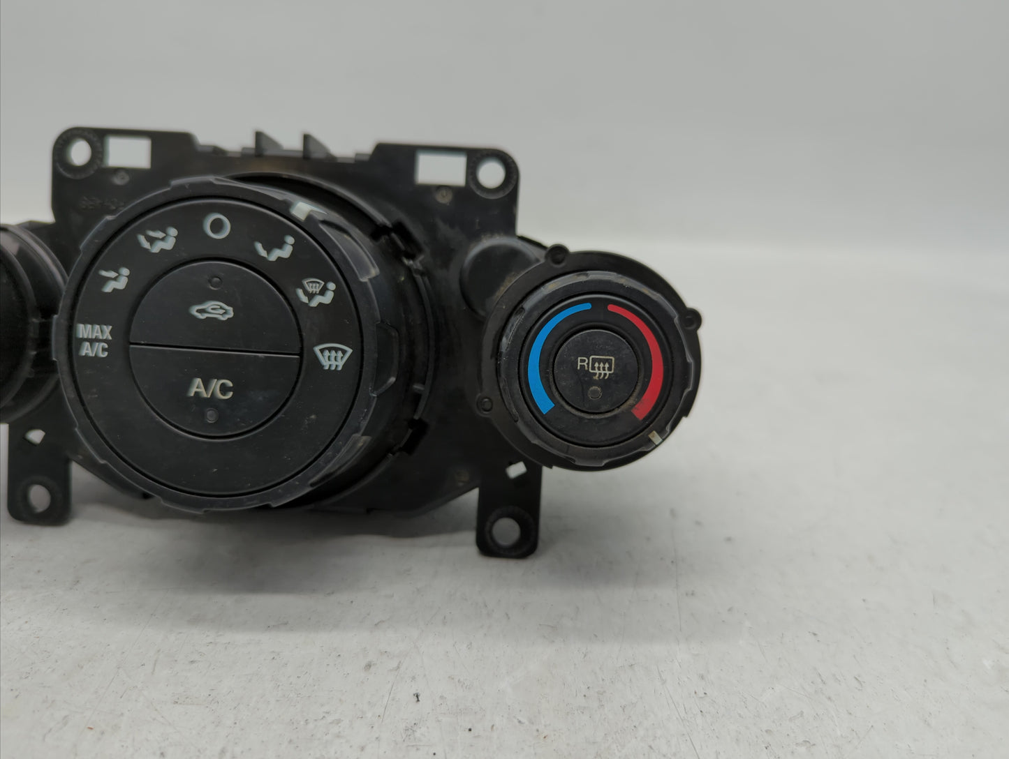 2011-2013 Ford Fiesta Climate Control Module Temperature AC/Heater Replacement P/N:AE83-19980-AE AE83-19980-AF Fits OEM Used