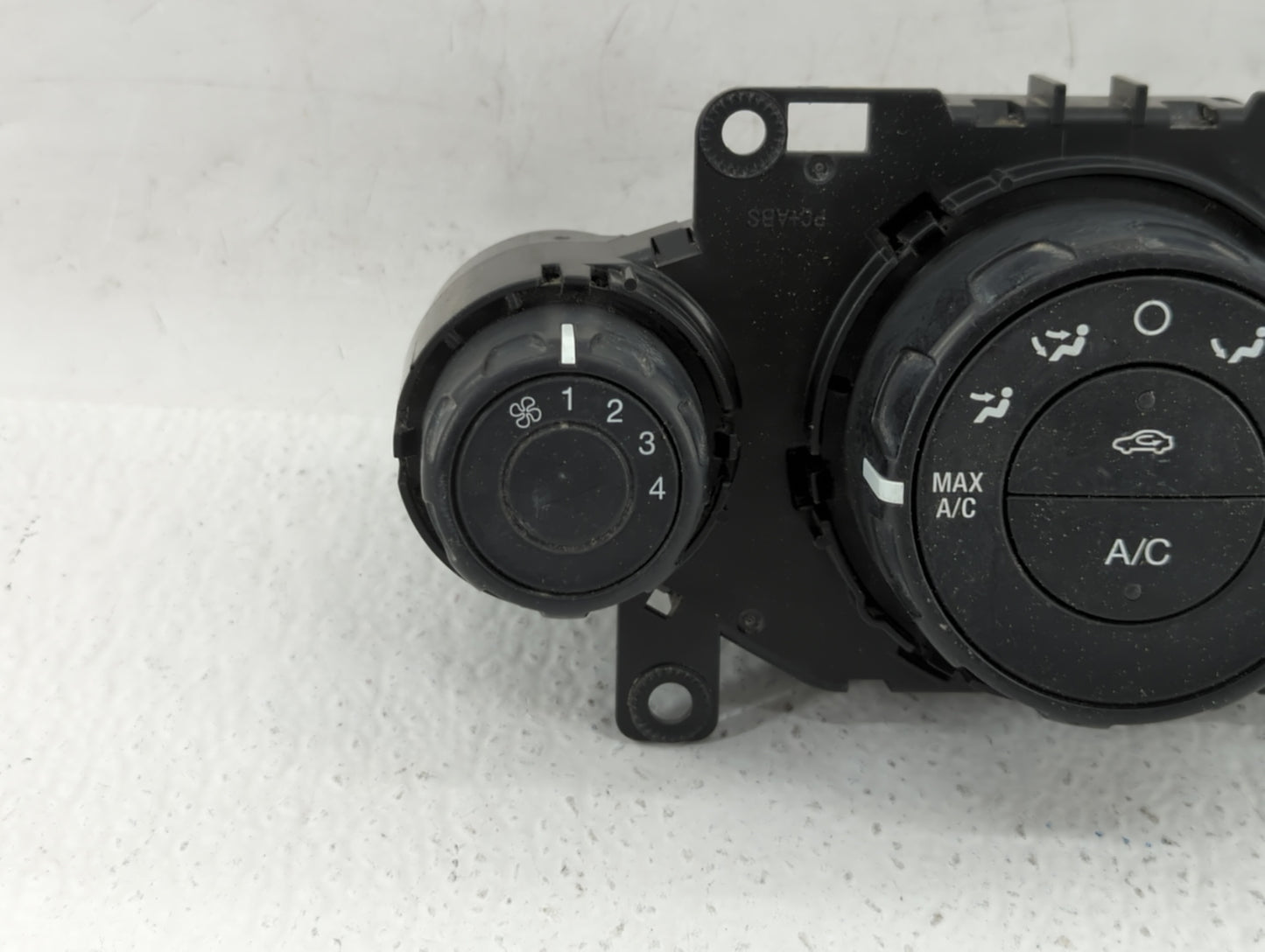 2011-2013 Ford Fiesta Climate Control Module Temperature AC/Heater Replacement P/N:AE83-19980-AE AE83-19980-AF Fits OEM Used