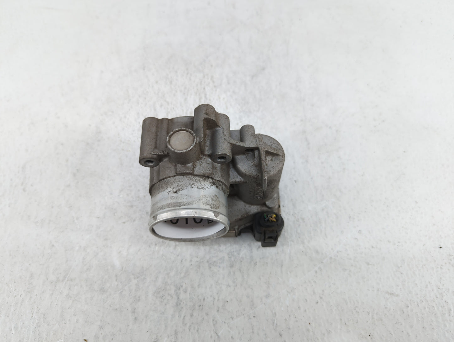 2011-2014 Ford Fiesta Throttle Body P/N:7S7G-9F991-CA 7S7G-9F991-BA, 7S7G-9F991-B7A Fits Fits 2011 2012 2013 2014 OEM Used A