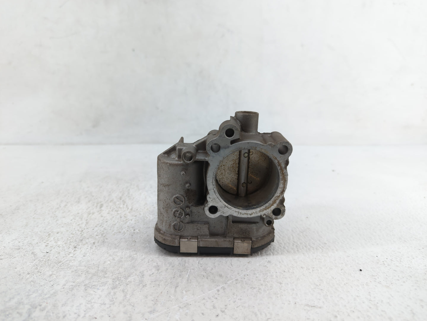 2011-2014 Ford Fiesta Throttle Body P/N:7S7G-9F991-CA 7S7G-9F991-BA, 7S7G-9F991-B7A Fits Fits 2011 2012 2013 2014 OEM Used A