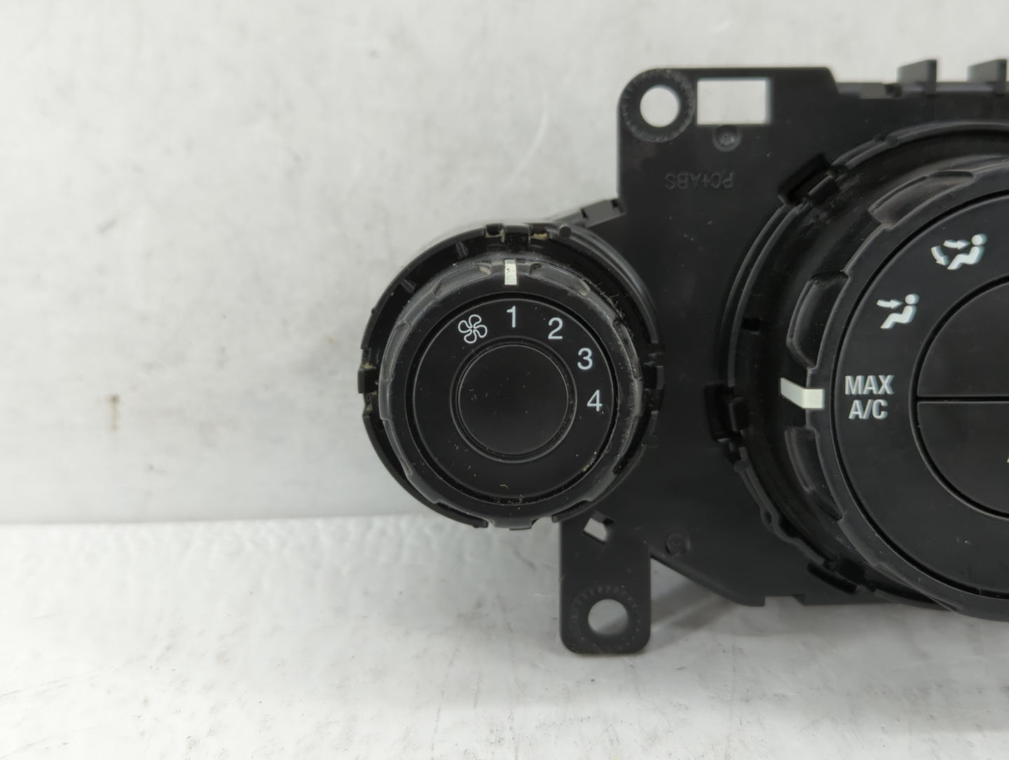 2011-2013 Ford Fiesta Climate Control Module Temperature AC/Heater Replacement P/N:AE83-19980-AE AE83-19980-AF Fits OEM Used