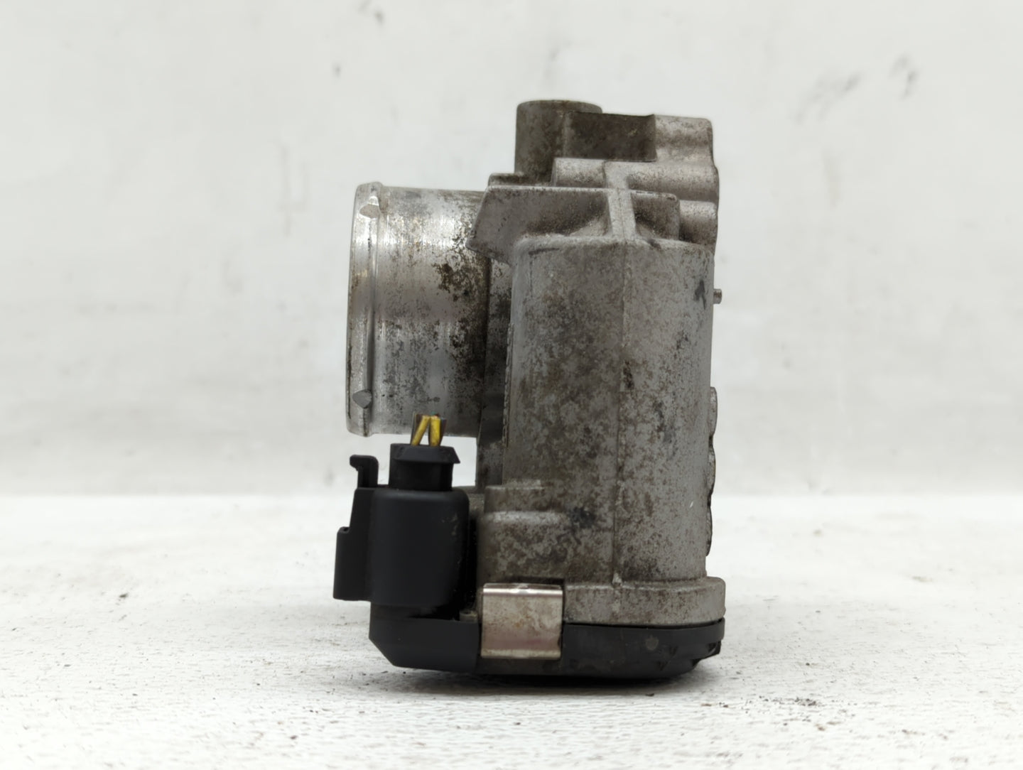 2011-2014 Ford Fiesta Throttle Body P/N:7S7G-9F991-CA 7S7G-9F991-BA, 7S7G-9F991-B7A Fits Fits 2011 2012 2013 2014 OEM Used A