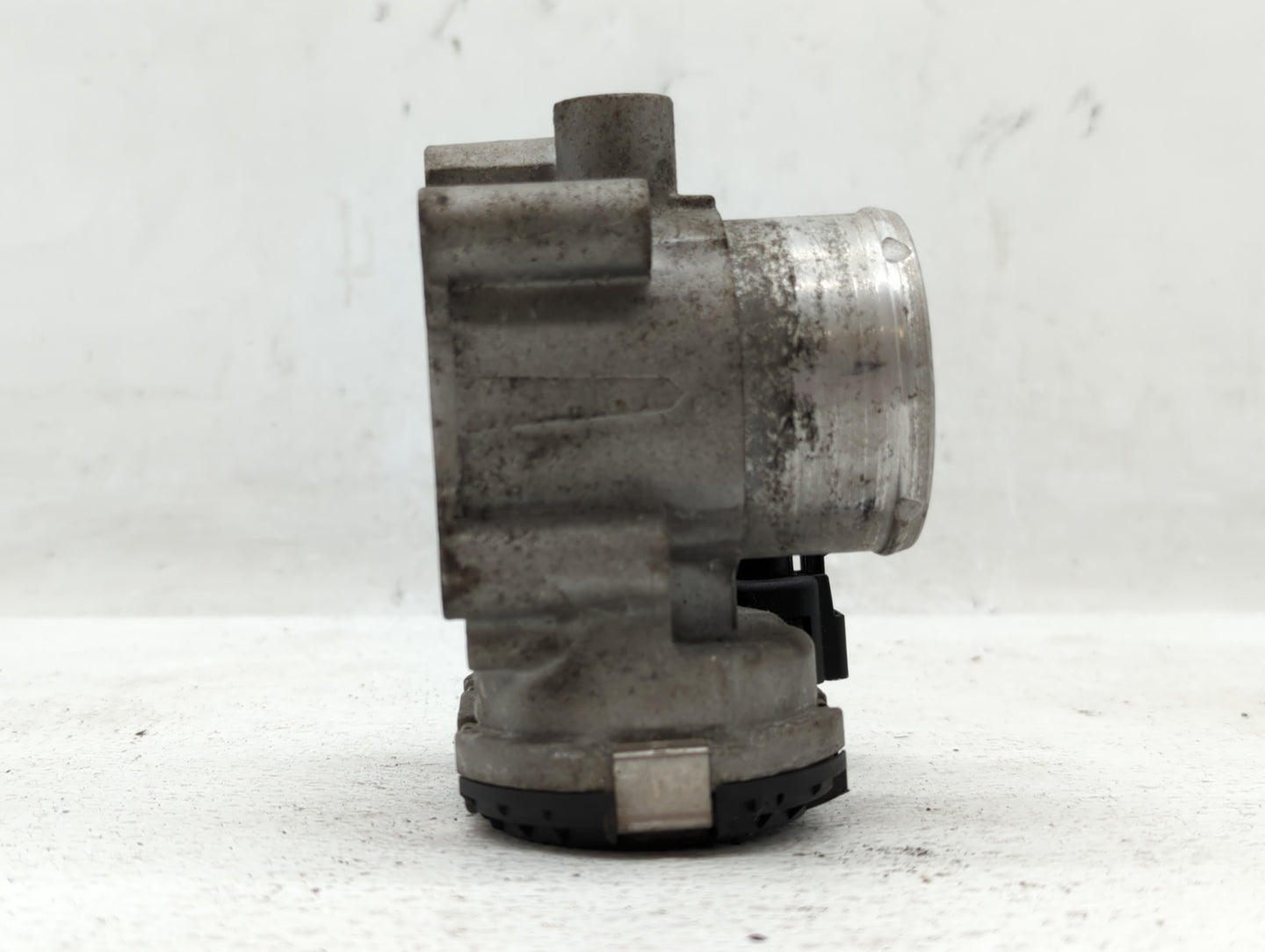 2011-2014 Ford Fiesta Throttle Body P/N:7S7G-9F991-CA 7S7G-9F991-BA, 7S7G-9F991-B7A Fits Fits 2011 2012 2013 2014 OEM Used A