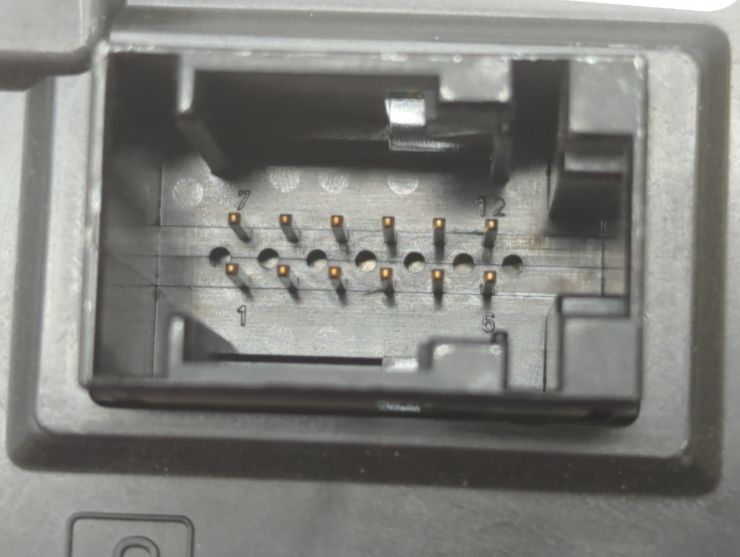 2012-2012 Ford Fiesta Radio Control Panel - Oemusedautoparts1.com
