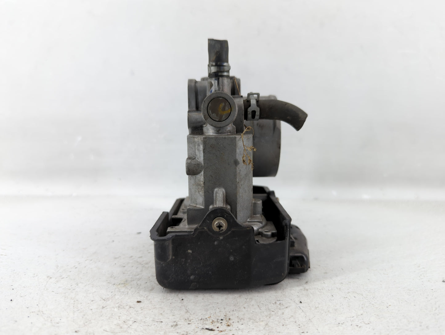 2011-2014 Ford Fiesta Throttle Body P/N:161145 M40526, GMF4A Fits Fits 2011 2012 2013 2014 OEM Used Auto Parts - Oemusedauto