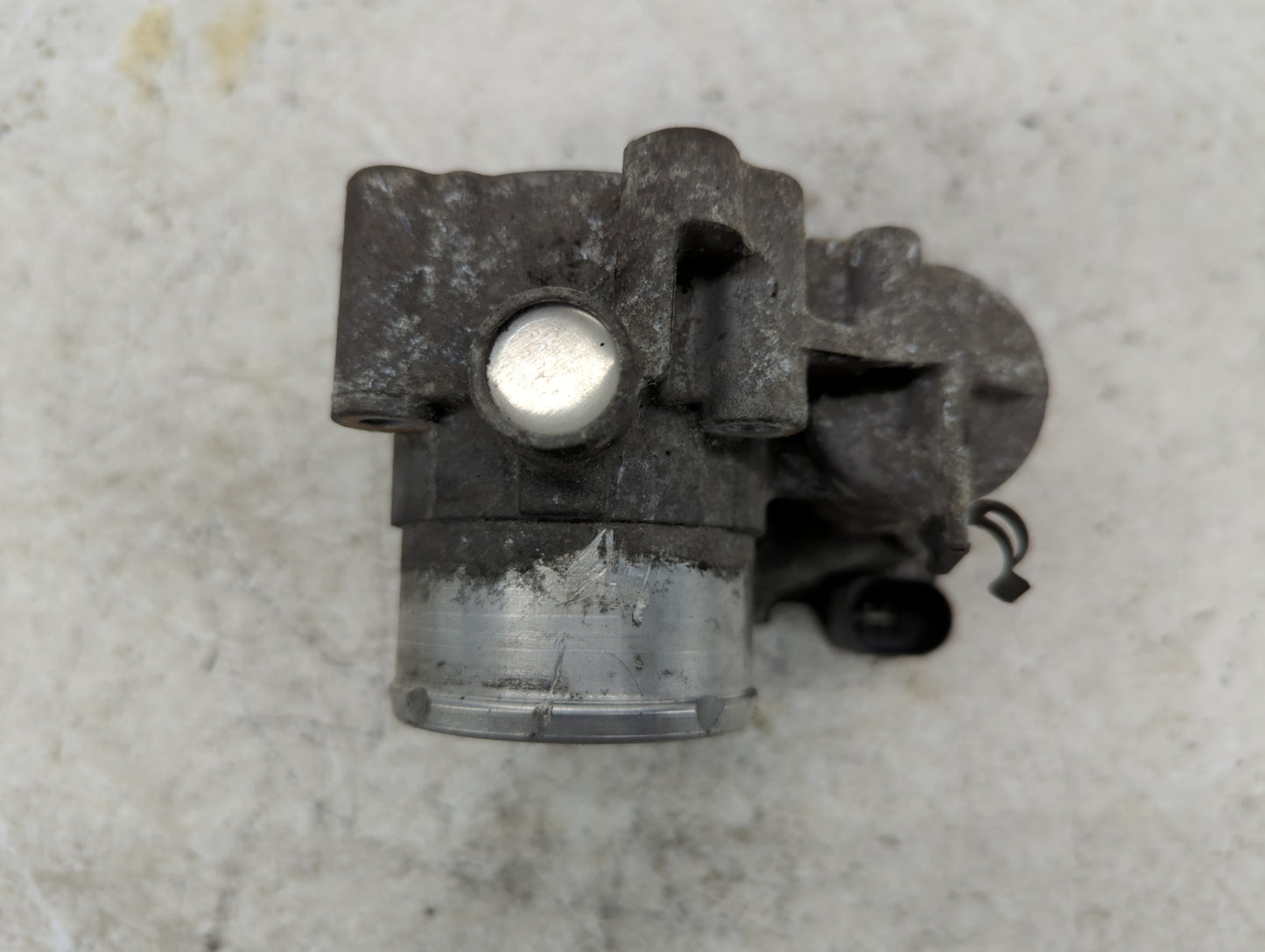 2011-2014 Ford Fiesta Throttle Body P/N:7S7G-9F991-CA 7S7G-9F991-B7A Fits Fits 2011 2012 2013 2014 OEM Used Auto Parts - Oem