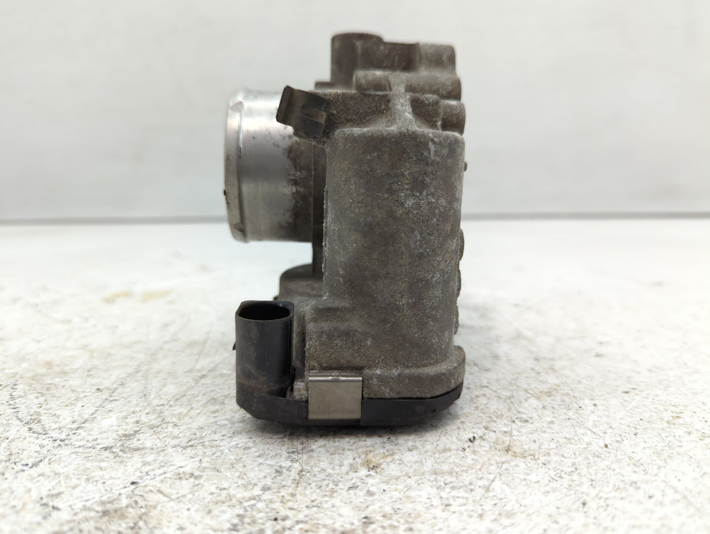 2011-2014 Ford Fiesta Throttle Body P/N:7S7G-9F991-CA 7S7G-9F991-B7A Fits Fits 2011 2012 2013 2014 OEM Used Auto Parts - Oem